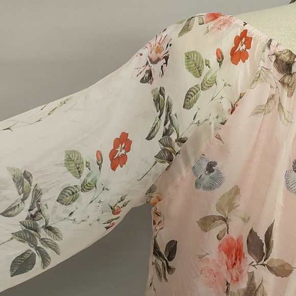 Silk Blouse Pink w Roses Off Shoulder if Desired - Picture 6 of 12